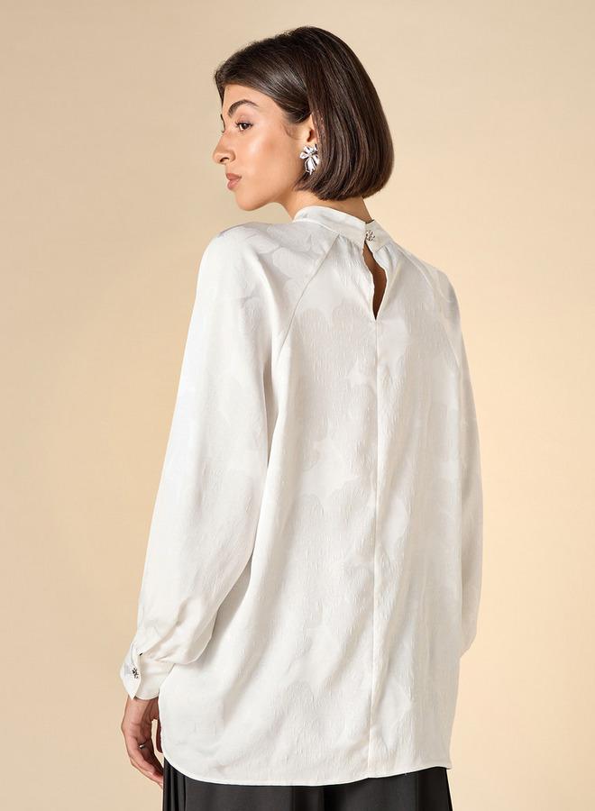 ايكونيك بلوزة جاكار بارزة الملمس بياقة عالية وأكمام طويلة - Image 3