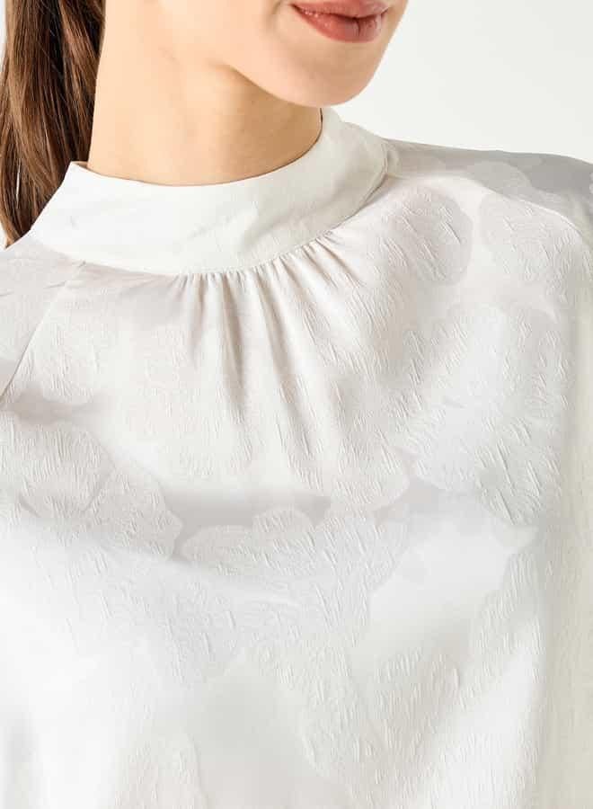 ايكونيك بلوزة جاكار بارزة الملمس بياقة عالية وأكمام طويلة - Image 4