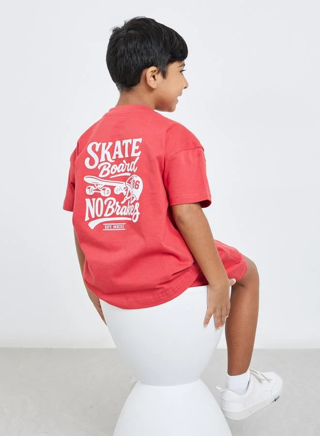 Styli Styli Boys Red Skateboard Graphic T-Shirt and Shorts Set