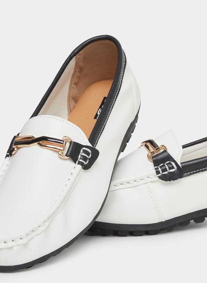 ستايلي حذاء لوفر بتفاصيل معدنية - Image 4