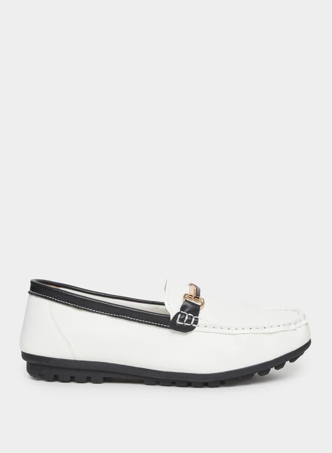 ستايلي حذاء لوفر بتفاصيل معدنية - Image 1