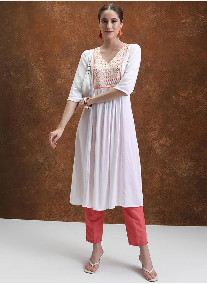 فيشود White Geometric Yoke Design Thread Work A-Line Kurta by Styli