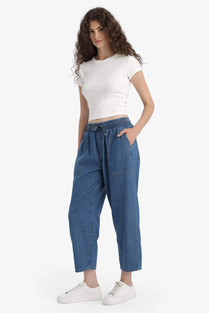 ديفاكتو Carrot Fit High Waist Crop Soft Jeans