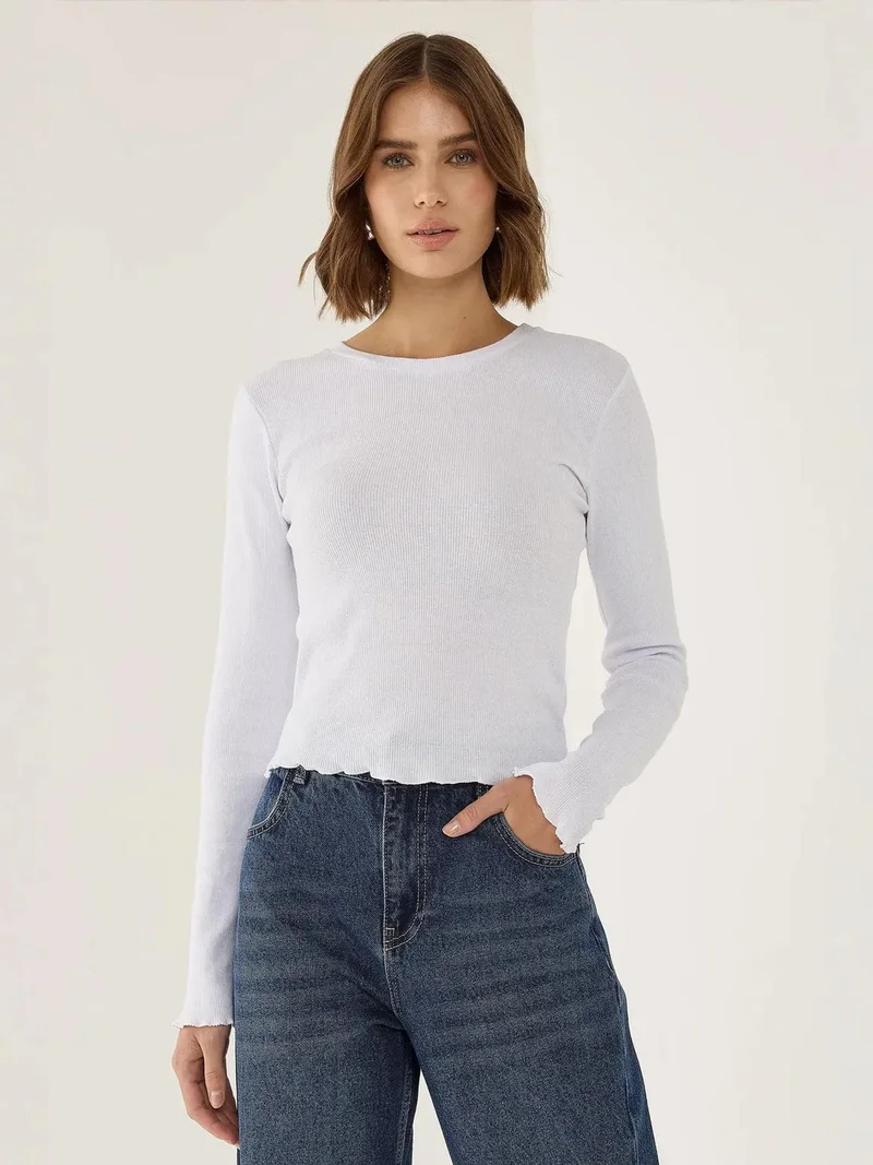 هيكاب بلوزة أساسية بياقة مستديرة بقصة ضيقة