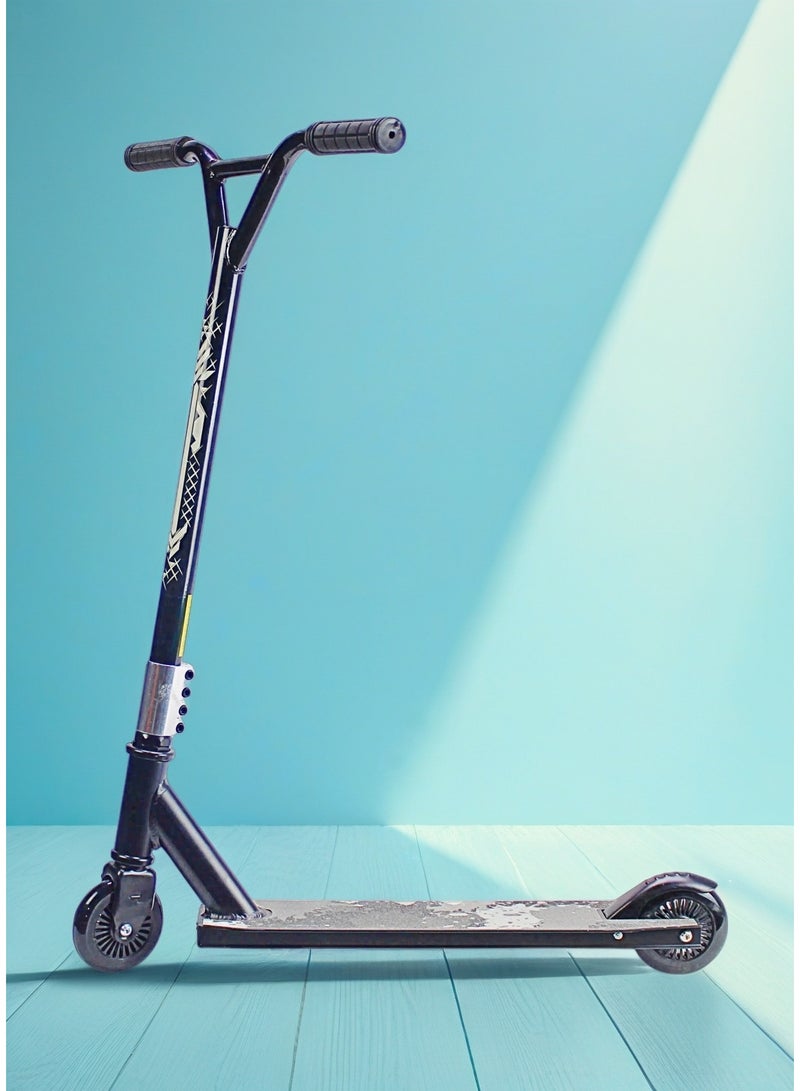 إيزي فيتشور سكوتر EASY FUTURE Pro للحركات البهلوانية، مزود بفرامل فولاذية، ومقود عريض على شكل حرف T، وسطح من شريط مانع للانزلاق من الألومنيوم، وعجلات من الألومنيوم مقاس 110 مم، وخفيف الوزن، وقادر على أداء حركات بهلوانية بزاوية 360 درجة - سكوتر بعجلتين. مناسب للمبتدئين والمتوسطين. - Image 1