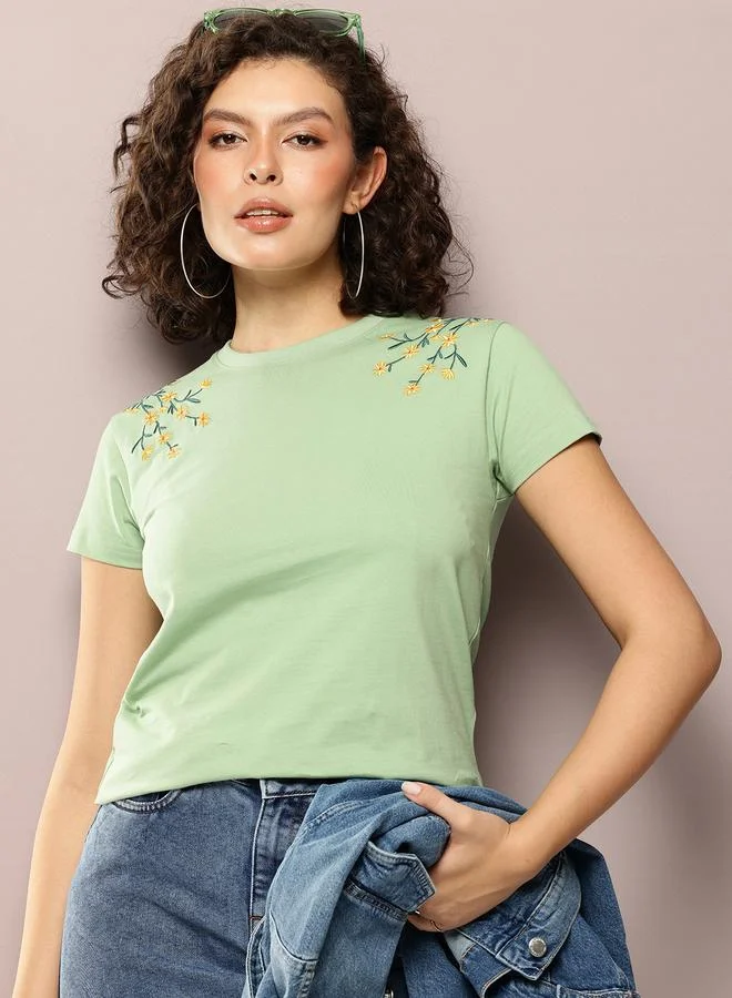 ديلينجر تيشيرت نسائي بياقة دائرية وقصة عادية