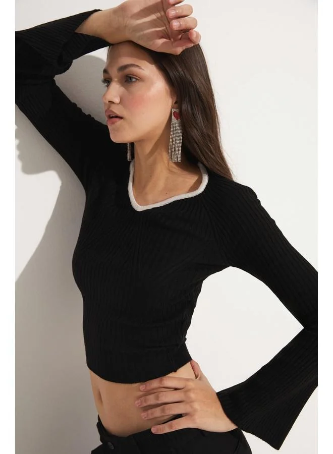 جون June Women Fitted V-Neck Spanish Sleeve Bias Detailed Knitwear Sweater Black - Ecru