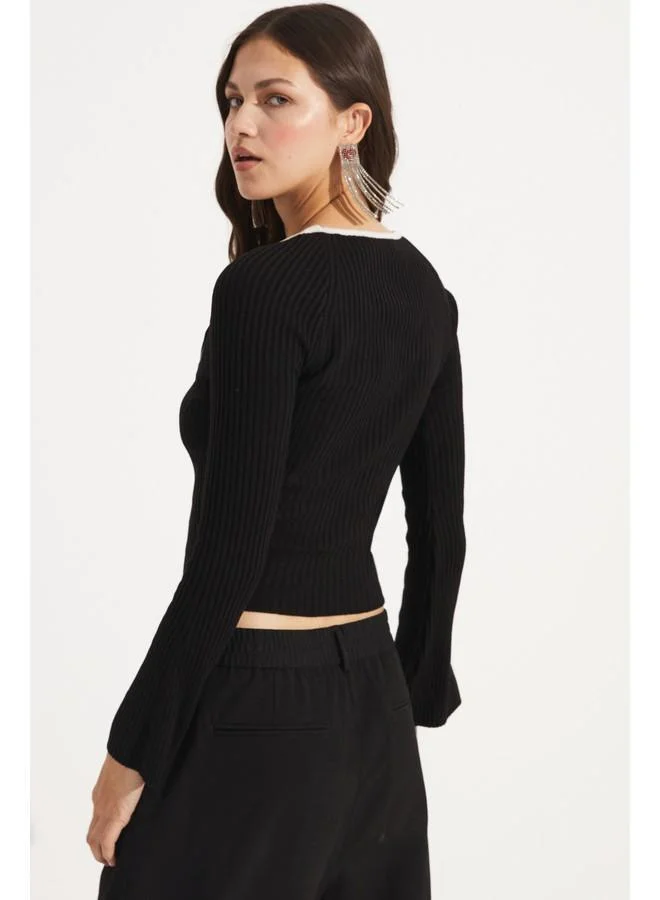 جون June Women Fitted V-Neck Spanish Sleeve Bias Detailed Knitwear Sweater Black - Ecru