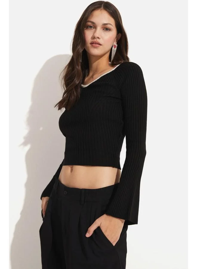 جون June Women Fitted V-Neck Spanish Sleeve Bias Detailed Knitwear Sweater Black - Ecru
