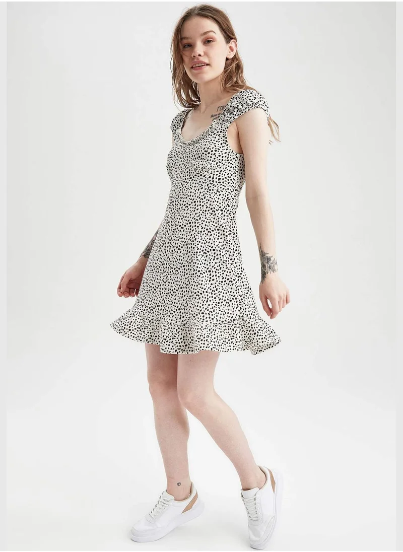 DeFacto Slim Fit Patterned V-Neck Fit And Flare Dress