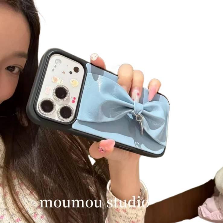غطاء واقي بملمس باللون أحمر مضاد للانزلاق جلد لـ iPhone 13 مع حماية من السقوط وتصميم فيونكة مع مقاوم للصدمات مع قبضة مضادة للانزلاق مع مقاوم للخدش خفيف الحمل للاستخدام الداخلي - Image 5