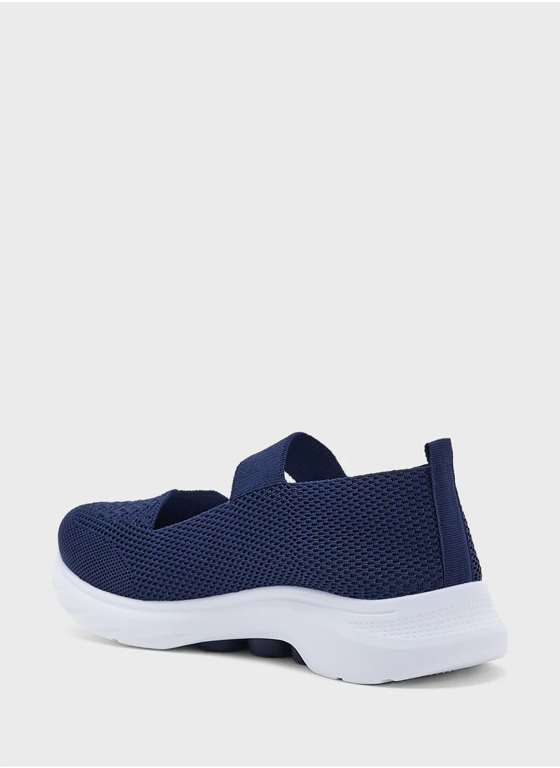 جينجر Breathable  Fly Knit Slip On Shoe With Elastic Strap