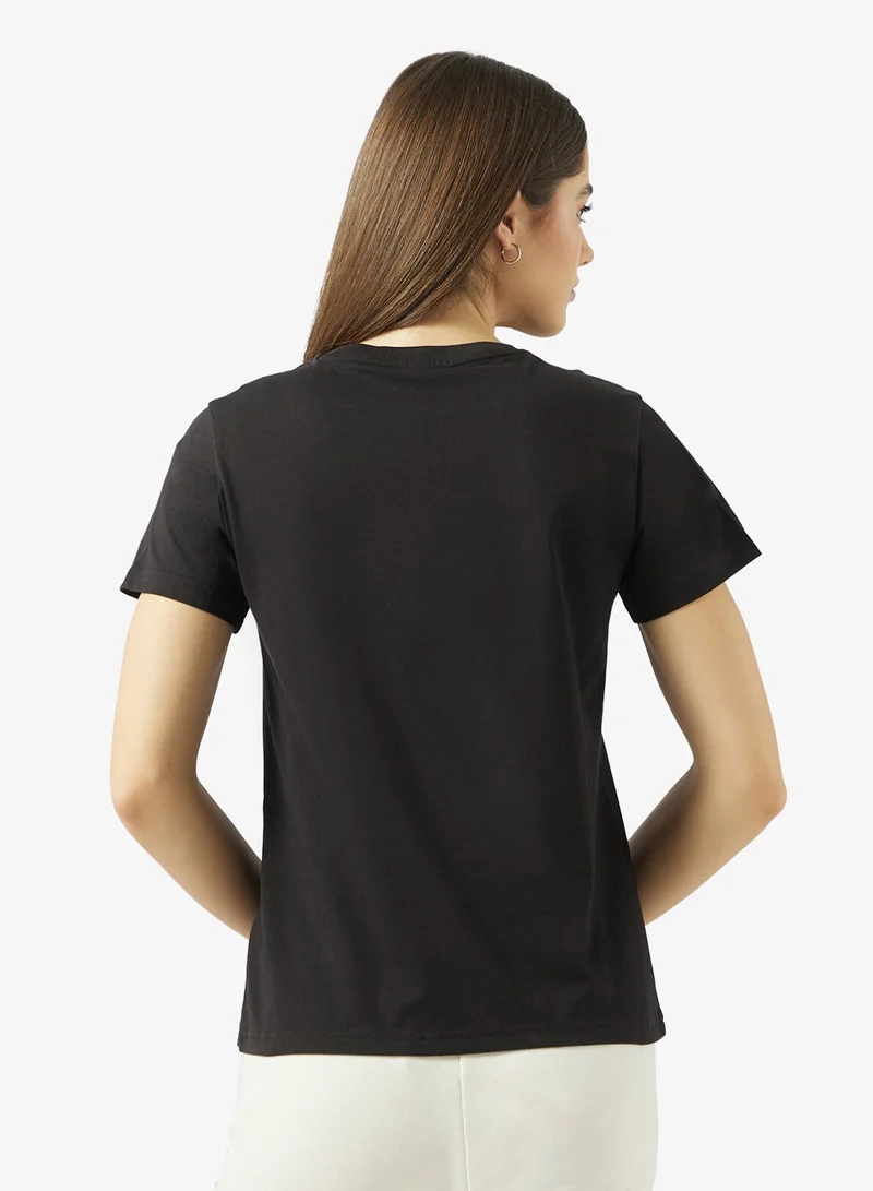 بوما تيشيرت بشعار الراحة الأساسية المرتفعة