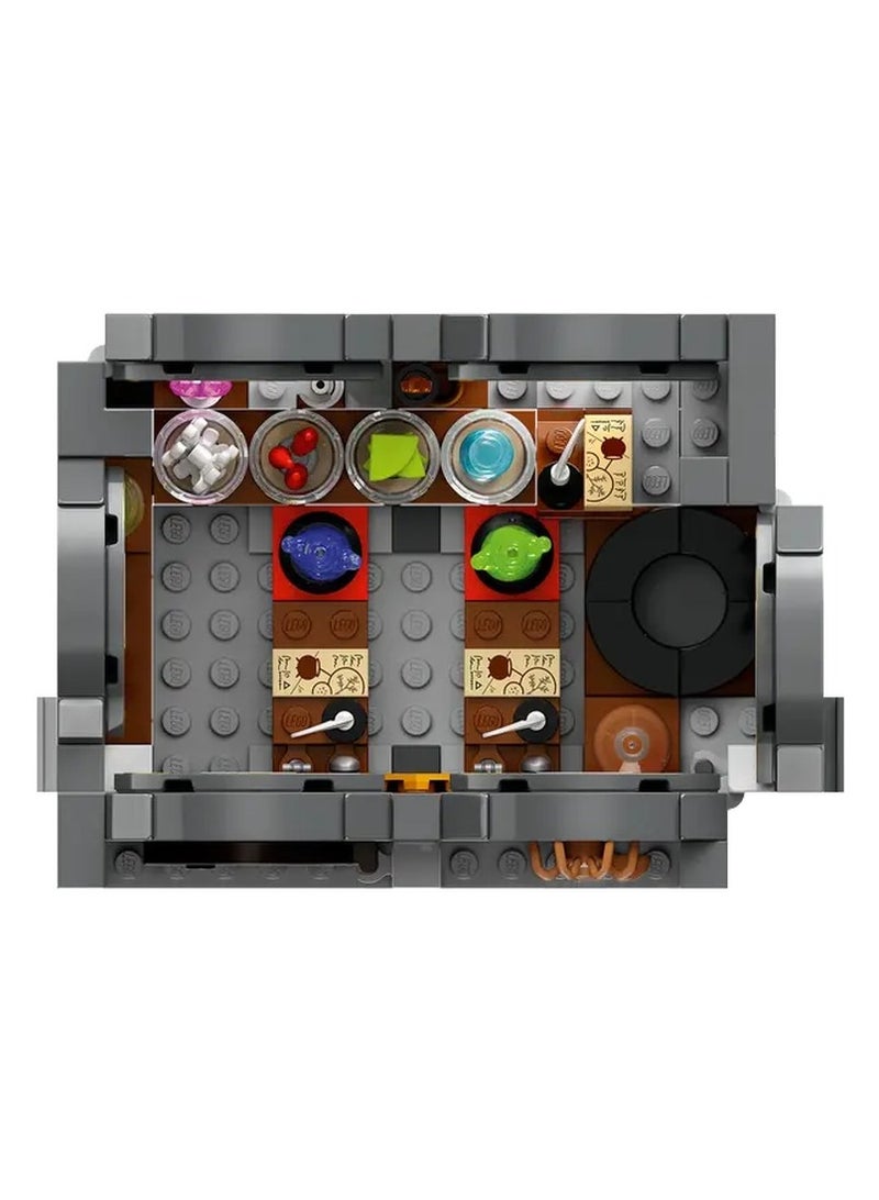 LEGO - Harry Potter Hogwarts Castle: Potions Class 397 Pieces - 76431 - Image 4