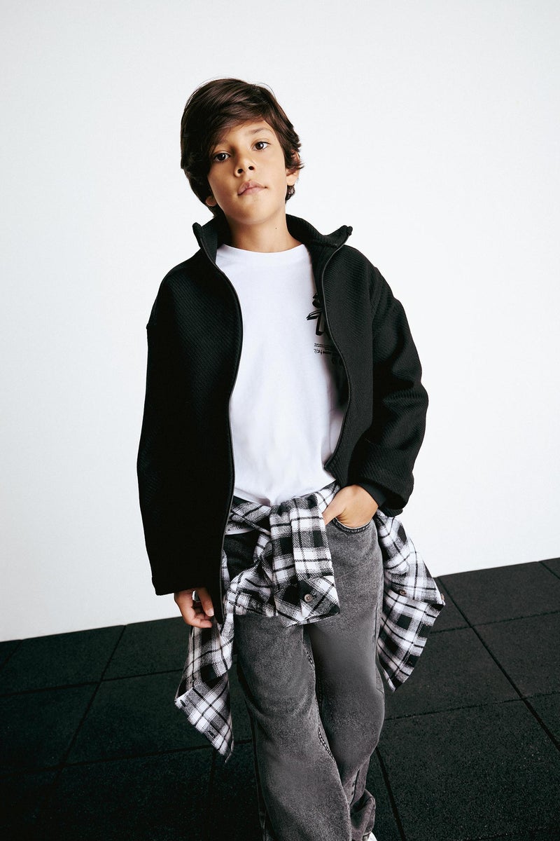 ديفاكتو قميص جاكيت اولادي كم طويل اوفر سايز بياقة عالية - Image 3