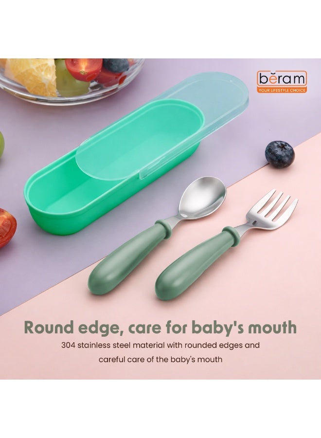 بيرام مجموعة أدوات مائدة للأطفال من بيرام طقم أدوات 2 قطعة للأطفال يشمل ملعقة للرضع وملعقة وشوكة أدوات مائدة محمولة مع علبة بلاستيكية من الفولاذ المقاوم للصدأ 304 خالية من BPA وآمنة للغسل في غسالة الصحون باللون الأخضر - Image 3