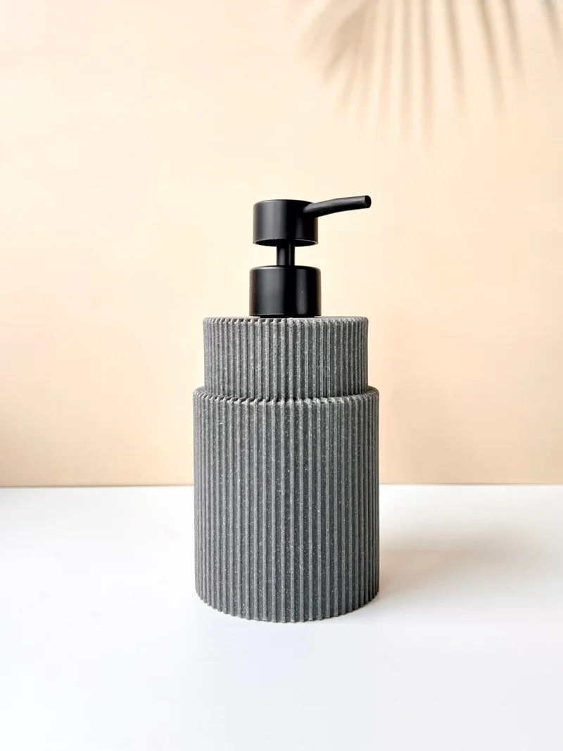 موتوجو Anthracite Polyresin Striped Liquid Soap Dispenser