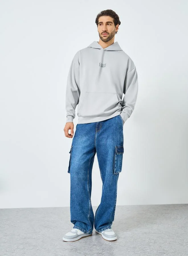 ستايلي هودي واسع من سكوبا بطبعة خلفية