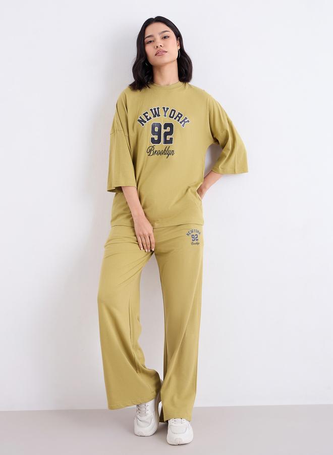 ستايلي طقم منسق من بنطال جوغر وتيشيرت فضفاض - Image 3