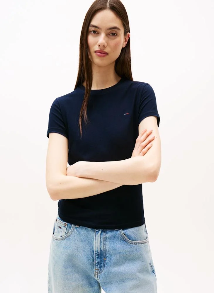 تومي جينز عبوتان من تي شيرت بياقة دائرية بشعار