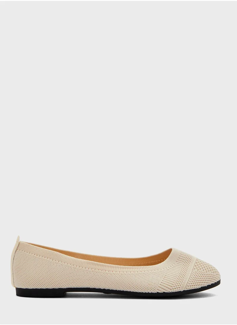شو اكسبرس Pointed Toe Flat Ballerinas