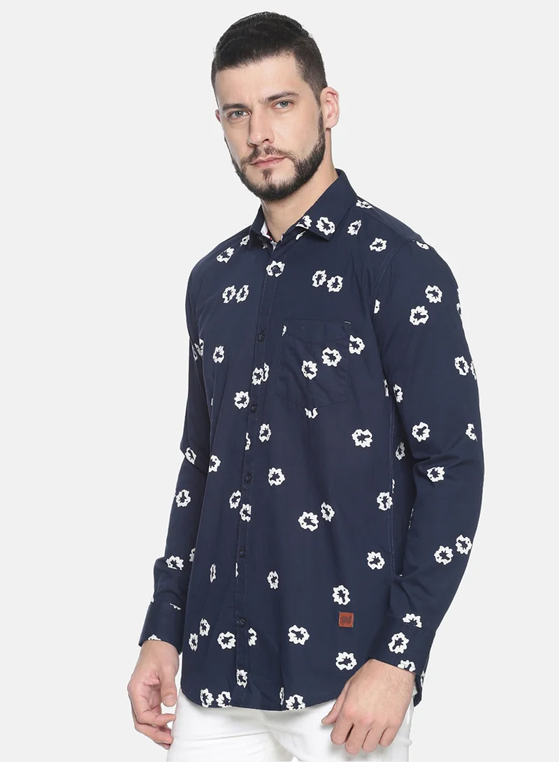 كامبوس سوترا قميص رجالي أزرق داكن بطبعة زهور