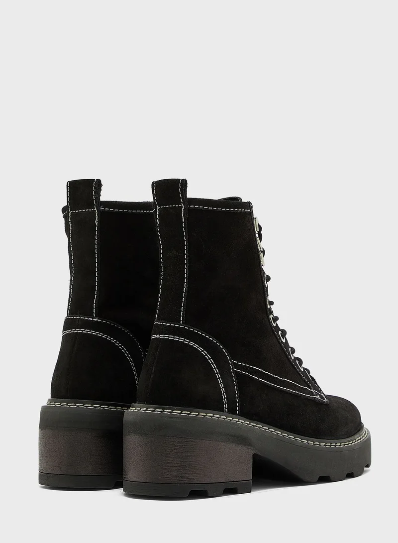 TOPSHOP ARMOUR lace up ankle boot
