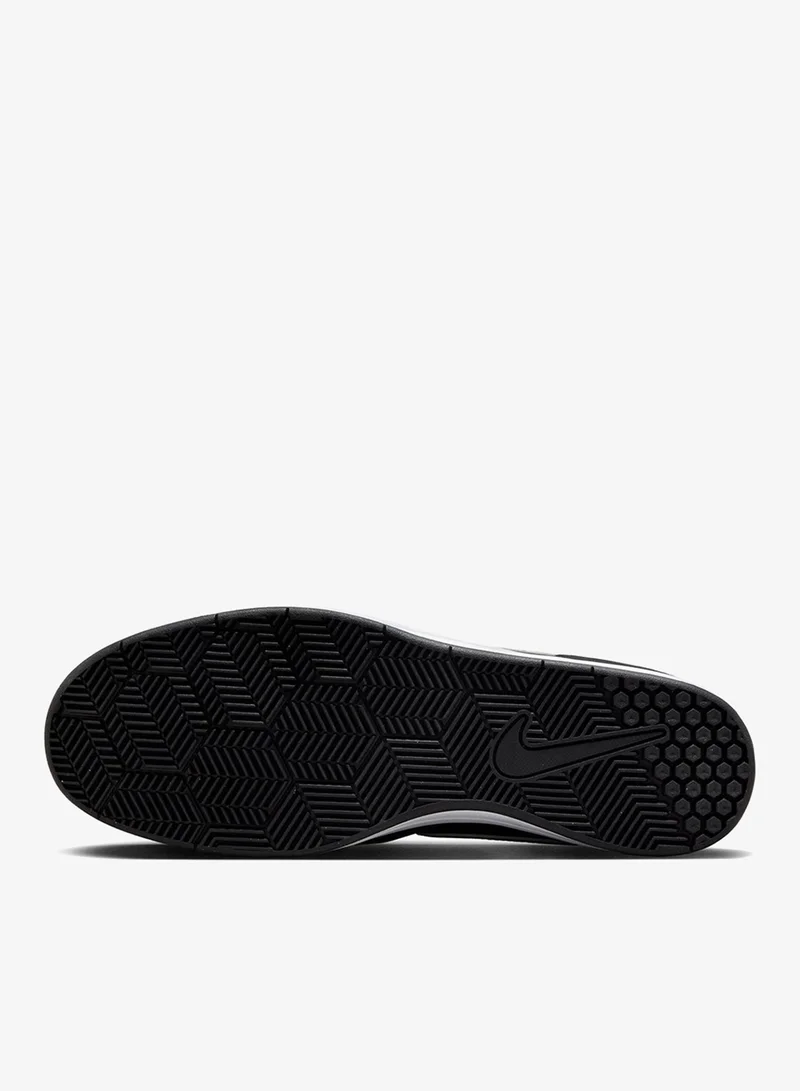 Nike Fokus