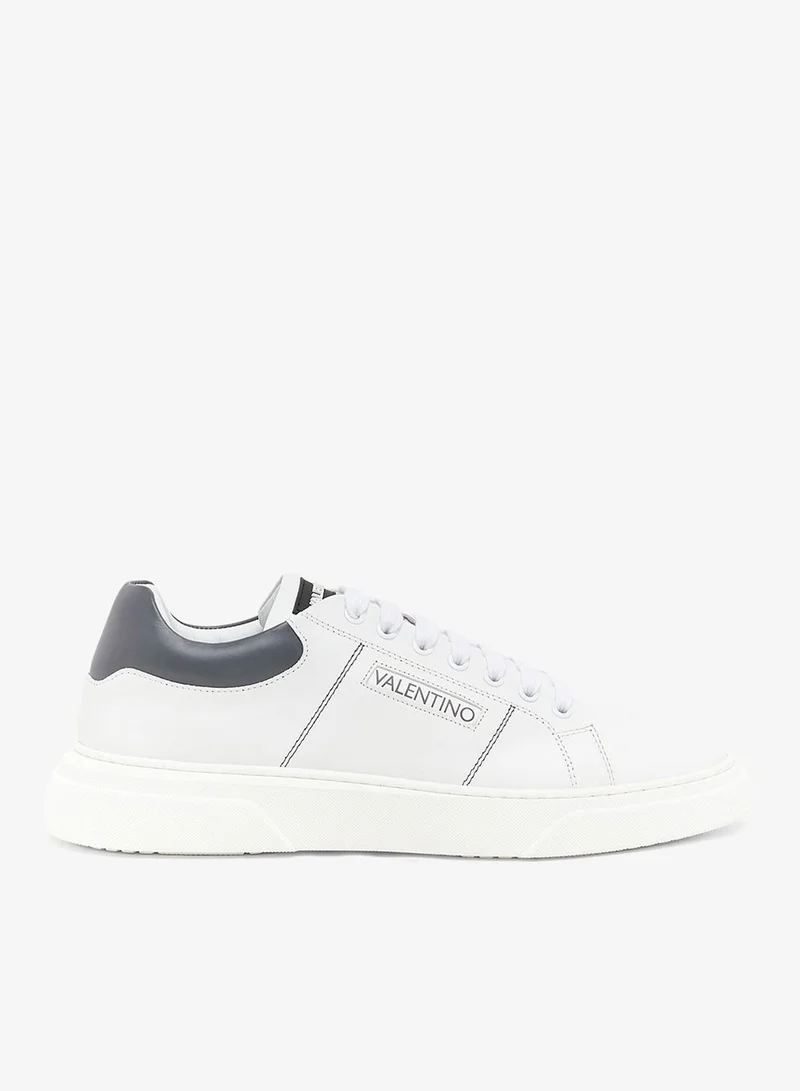 Stunny Low Top Sneaker