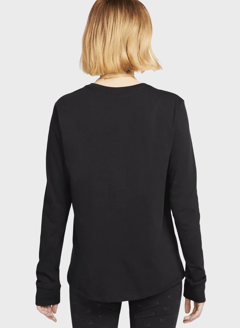 Nike Nsw Essential Cropped Logo T-Shirt