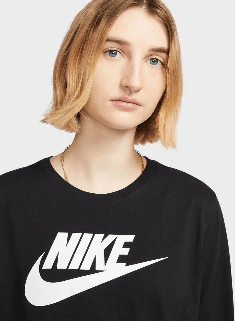 Nike Nsw Essential Cropped Logo T-Shirt