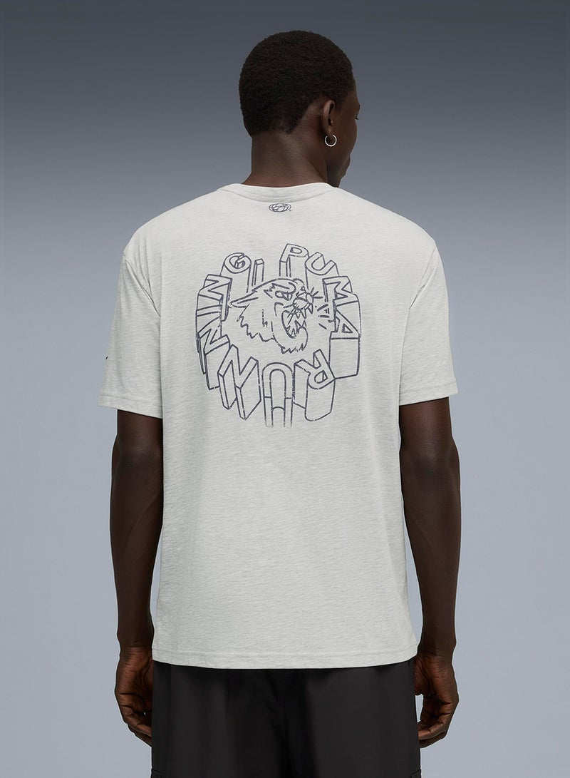 بوما تيشيرت كبير بطبعة جرافيك للركض - Image 2