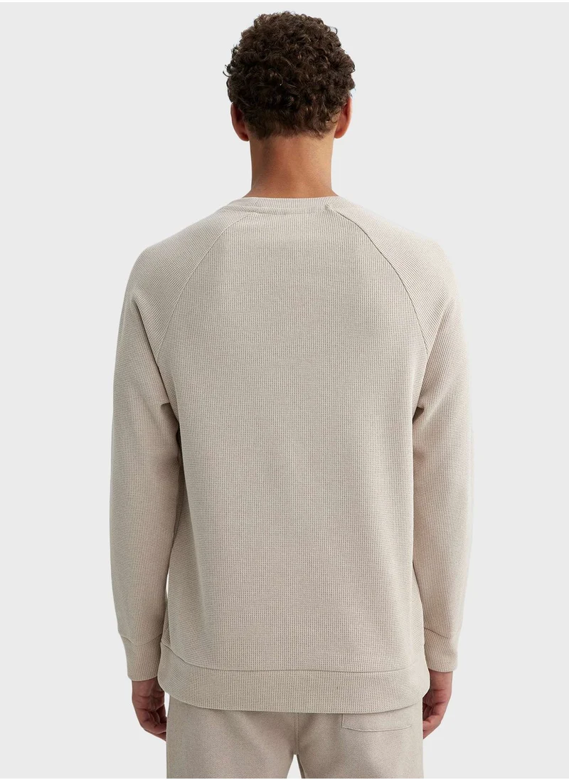 DeFacto Essential Sweatshirt