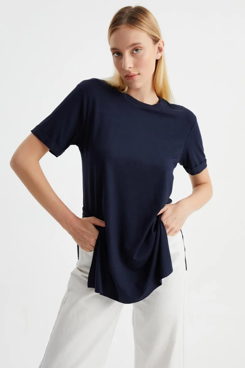 الكسندر جاردي Crew Neck Side Slit T-Shirt (B22-23800)