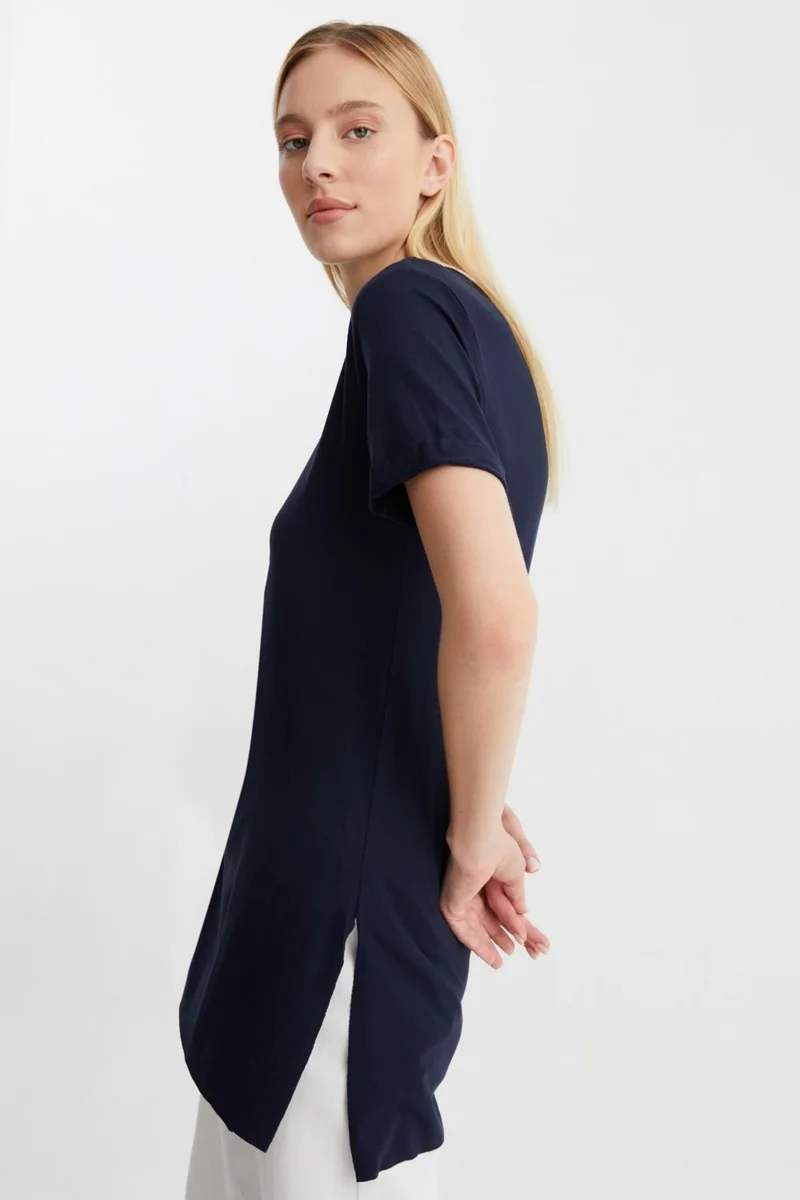 الكسندر جاردي Crew Neck Side Slit T-Shirt (B22-23800)