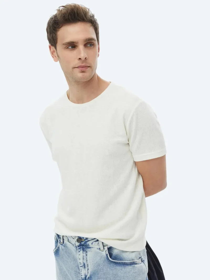 كيب تيشيرت قطني مخلوط بياقة دائرية بنقشة جاكار بلون بيج فاتح