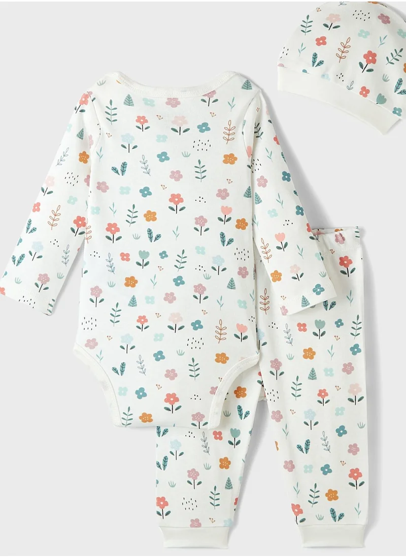 جون Kids 3 Piece Printed Newborn Set