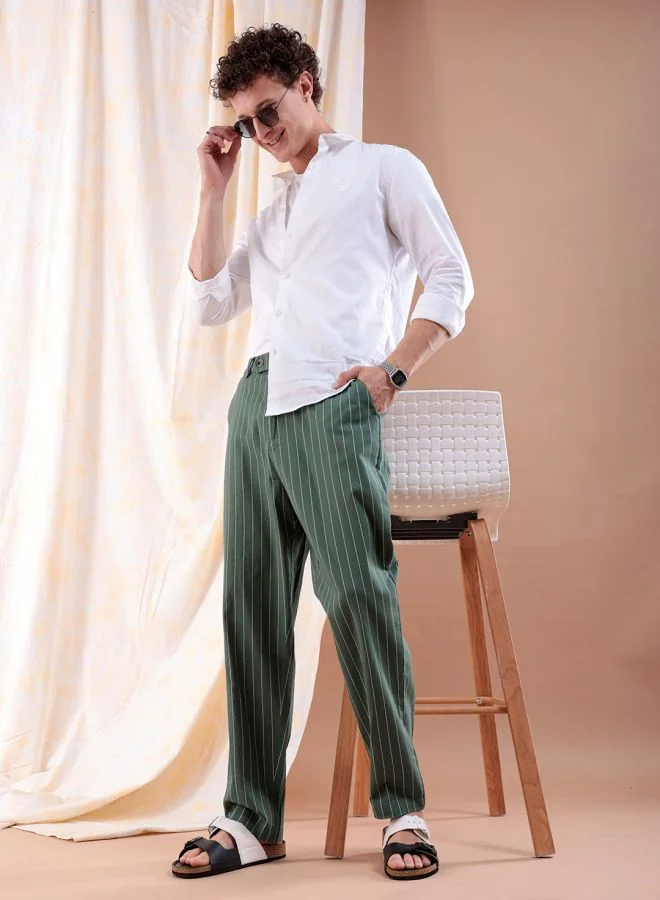 شركة المرآب الهندية Men Relaxed Cropped Vertical Striped Mid-Rise Trousers