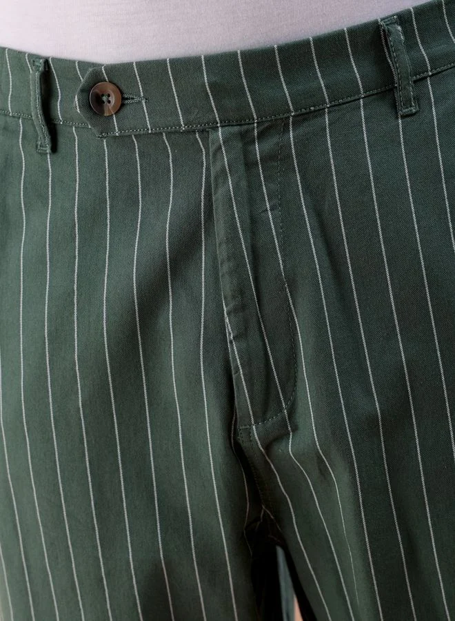 شركة المرآب الهندية Men Relaxed Cropped Vertical Striped Mid-Rise Trousers