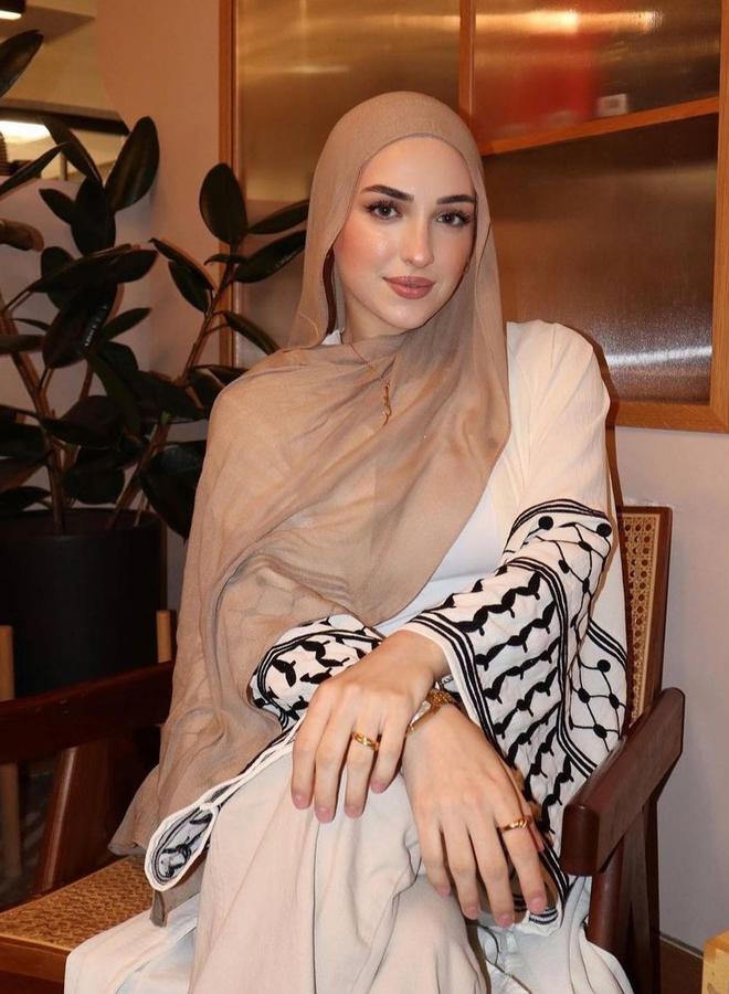 Take Two White Embroidered Abaya - Image 4
