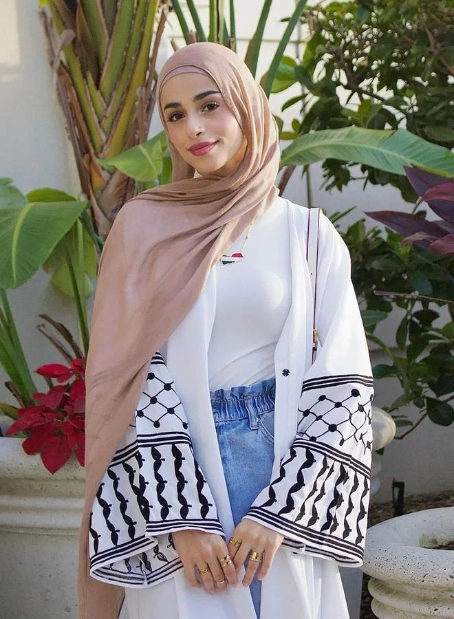 تايك تو عباية مطرزة - أبيض