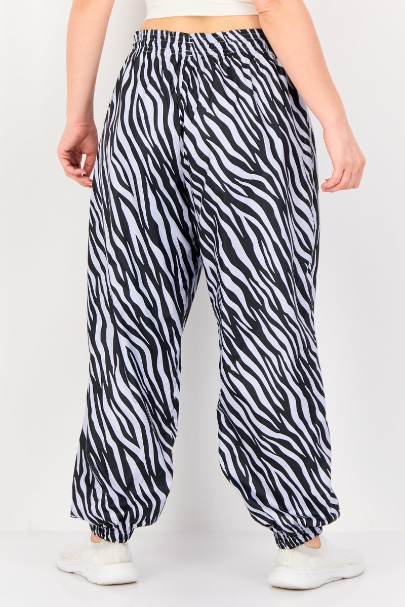 Nike Women Sportswear Fit Outdoor Track Pants, Multicolor - Image 3