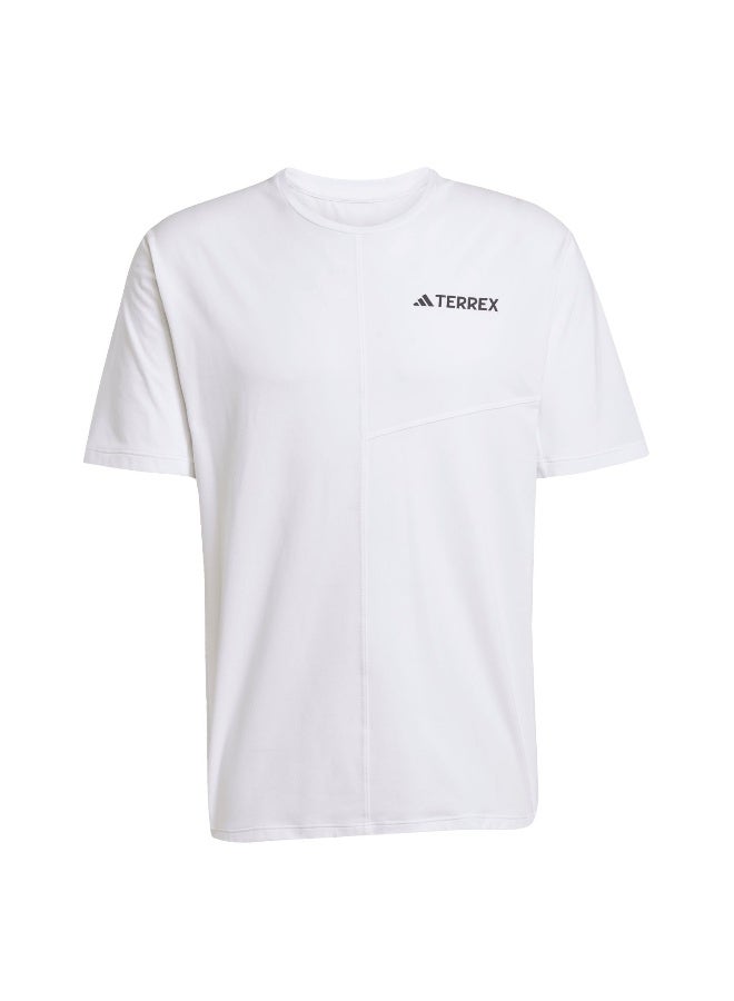 اديداس تي شيرت رجالي أبيض بأكمام قصيرة - Image 1