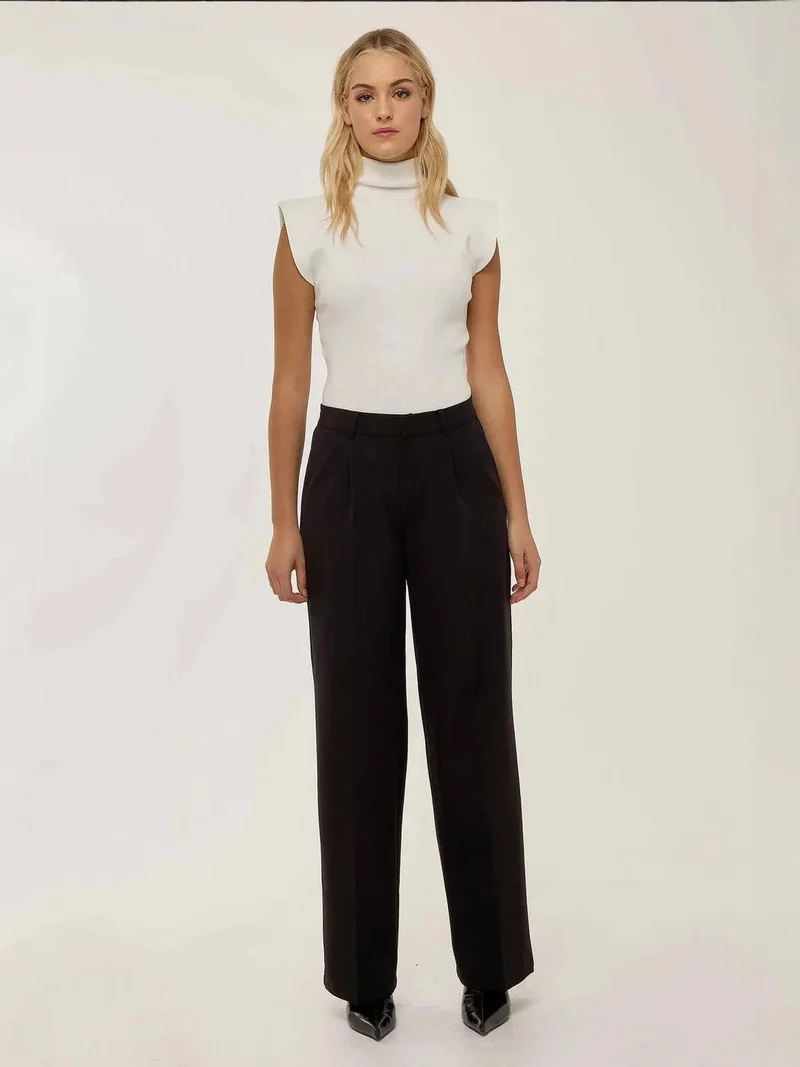 زوبعة بنطلون مستقيم مطوي