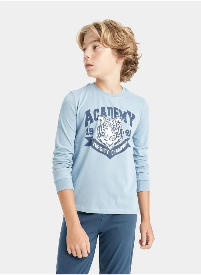 ديفاكتو Graphic Print Long Sleeve T-Shirt & Pyjama Set by Styli