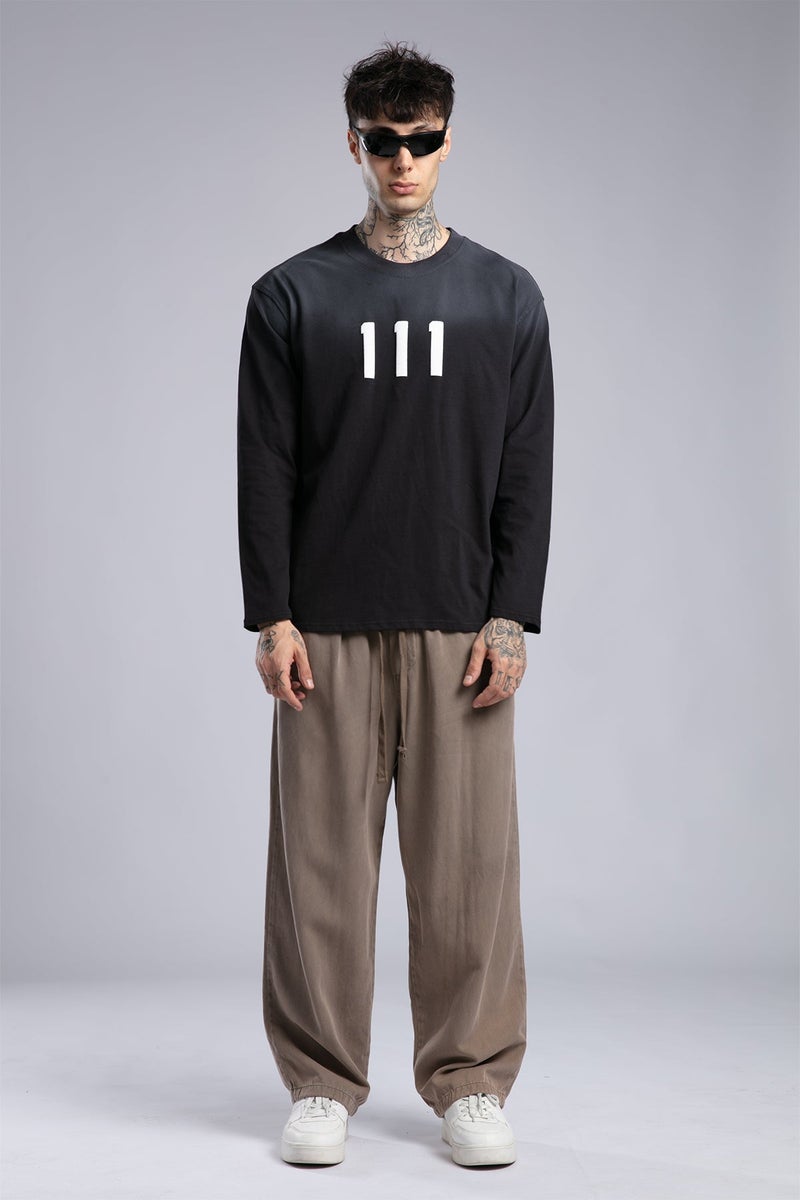 كاتش سويت شيرت خفيف أساسي بنقشة بخاخ - Image 2