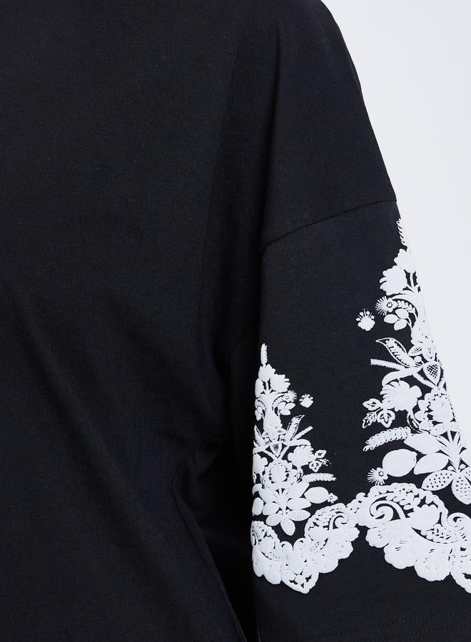 Styli Women Black Embroidered Sleeve Oversized T-Shirt - Image 4