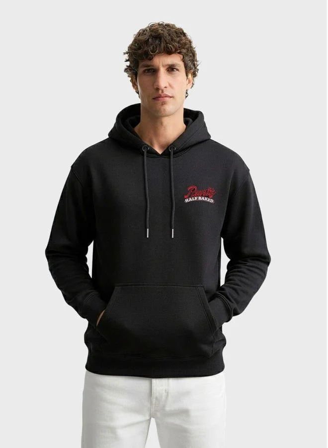 ذا انديان كراج كو Men Relaxed Fit Graphic Printed Crew Neck Full Sleeves Overhead Hooded Sweatshirt