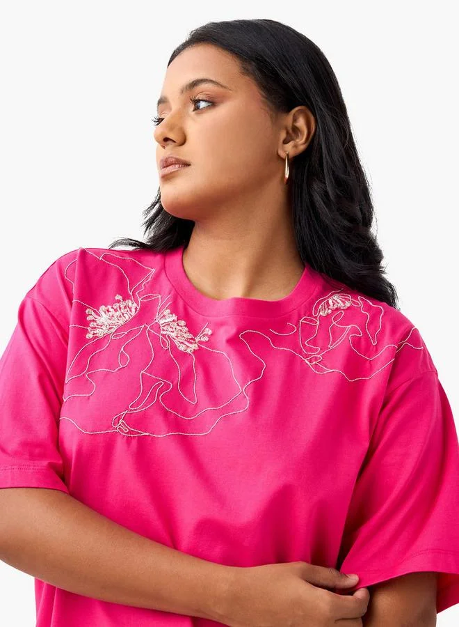 أولا بوبكن تيشيرت مقاس كبير مزين بأكمام قصيرة من أولا بوبكين