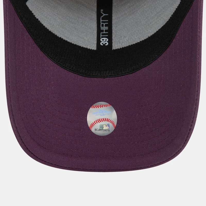 NEW ERA Men's MLB New York Yankees League Essential 39THIRTY Cap